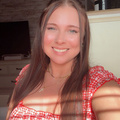 Joslyn L. Dental Receptionist / Front Desk and Dental Assistant